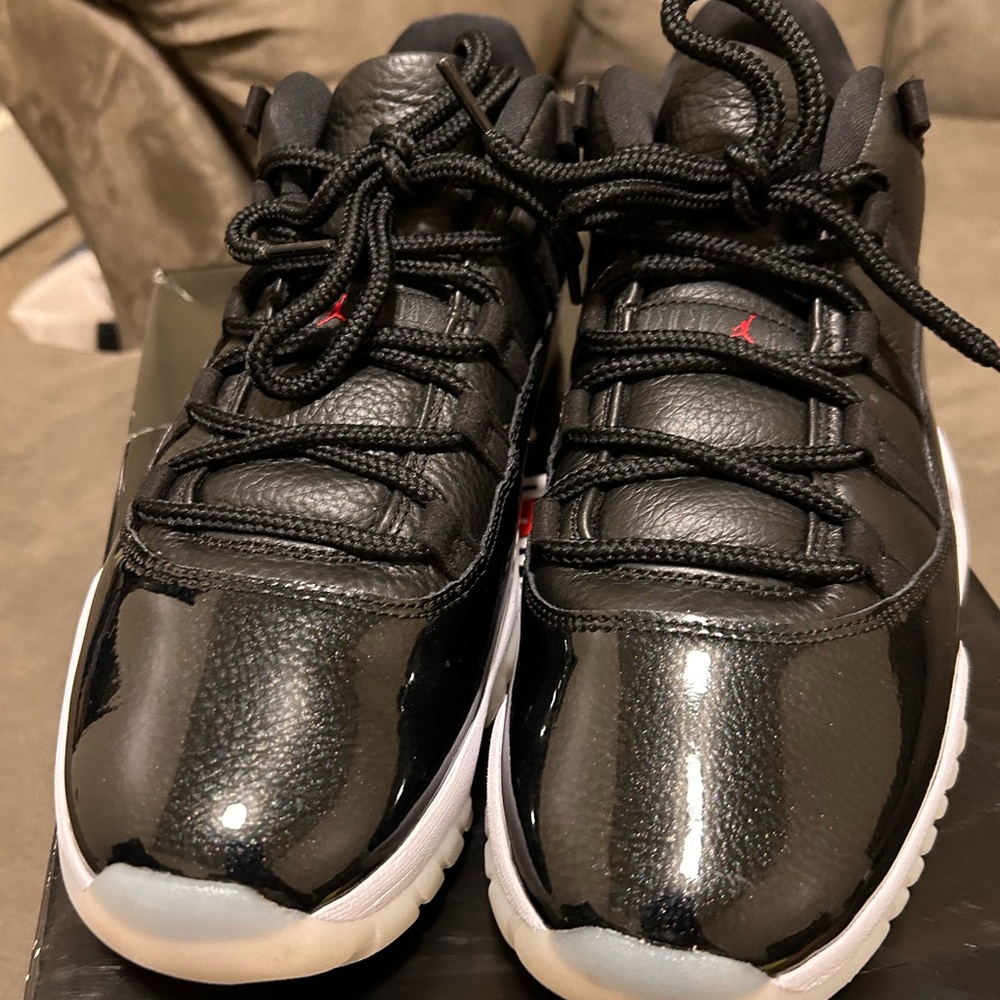 Retro Jordan’s 11’s low shoes are in great condition only worn about 3 times